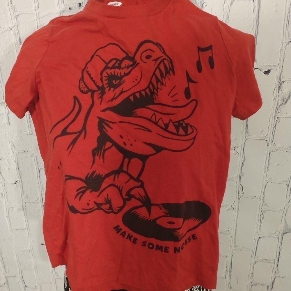 Old Navy Kids Dino DJ  "Make Some Noise" Tee M(8)